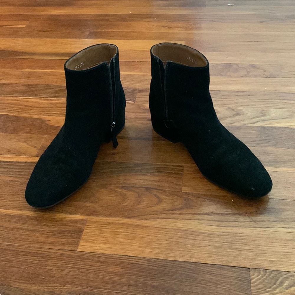 Aquatalia black ulyssa suede low zip boots